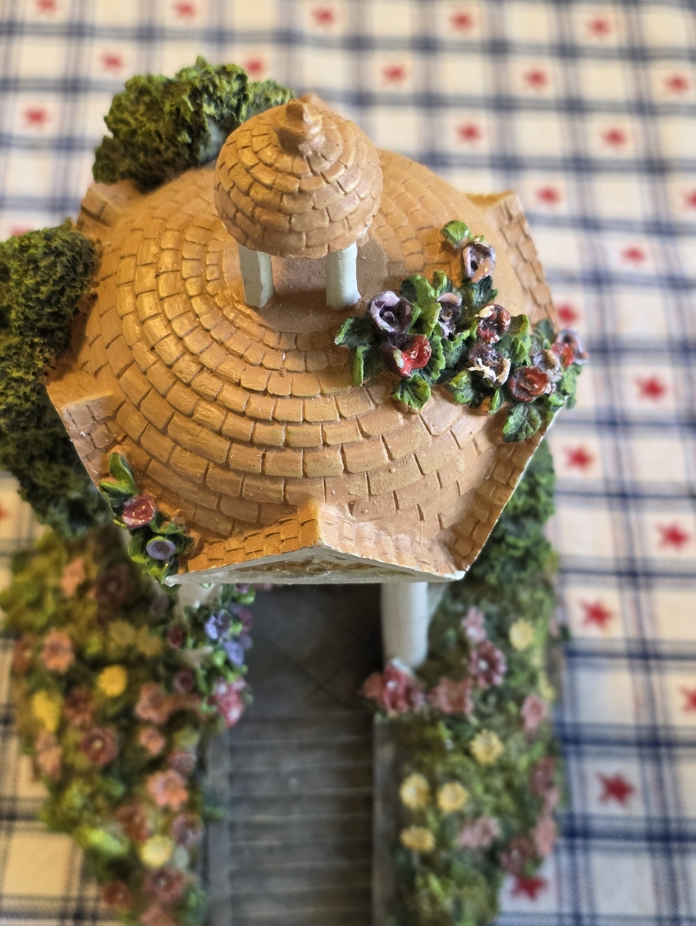 Musical Floral Garden Gazebo Figurine - Picture 4 of 5